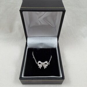 18KT Whitw Gold Bow Necklace with Diamonds 🎀 💎